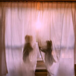 أعيش حيوات أبنائي