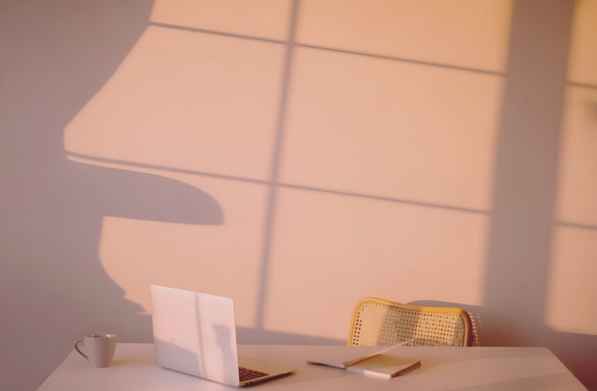 مقالة المستشار مؤتمن